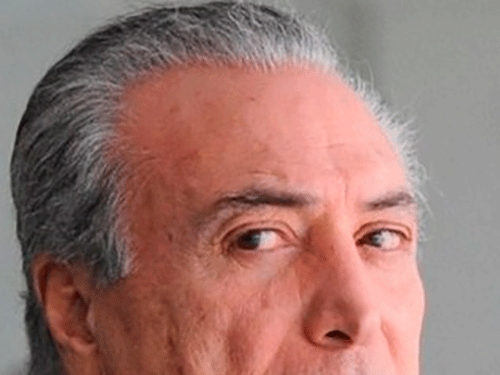Imagem da notcia Em 7 meses de governo, Temer editou mais MPs que Lula e Dilma