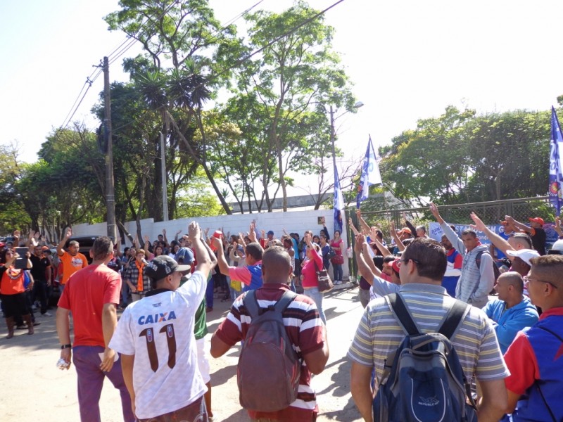 manifestação empresa Apolo em Itaquera