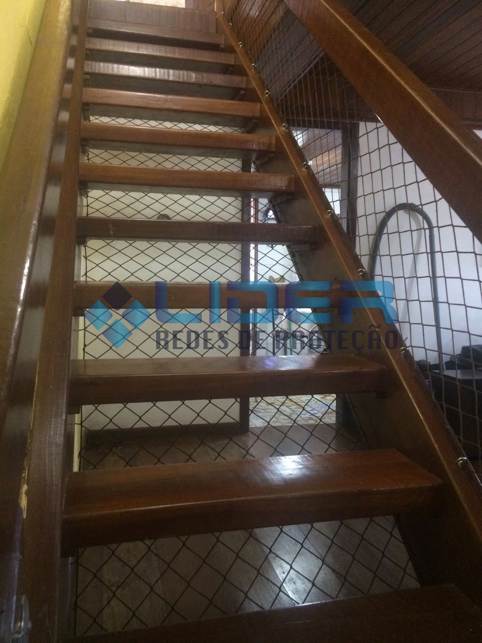Redes de proteção para escadas e mezaninos. - Foto 1