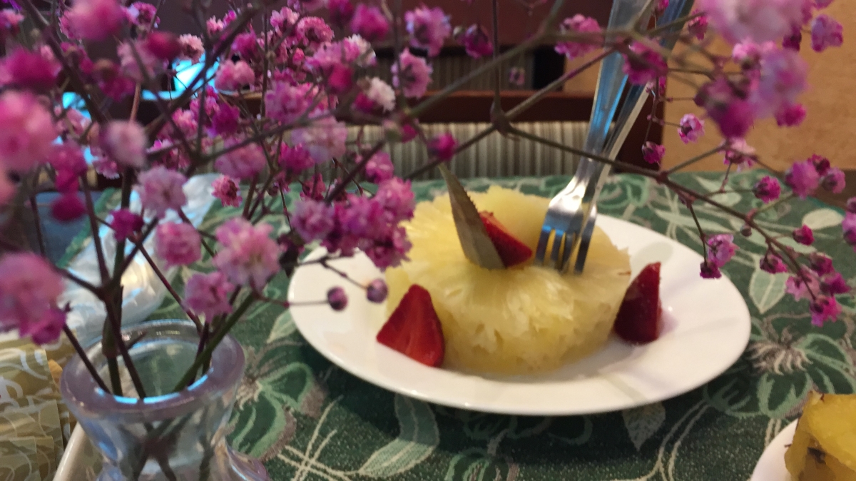 Abacaxi com raspas de limãoSobremesa